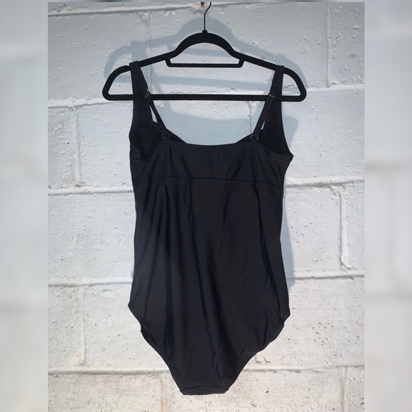 Simple Black One Piece - Picture 3 of 3